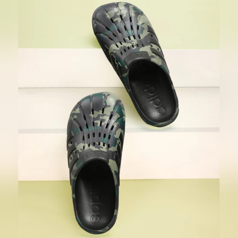 Adilette Army Crocs
